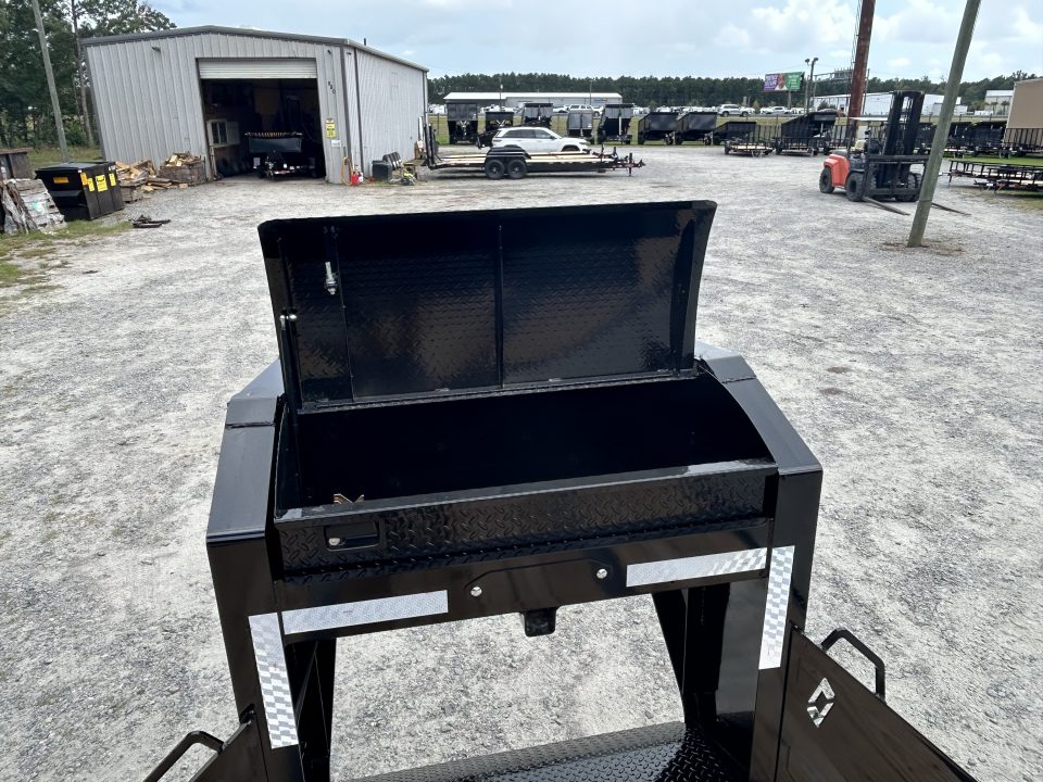 New 2027 Diamond C FMAX210 32FT Hydraulic Dovetail ( 20ftDeck+12ft Dove ) Hydraulic Jacks