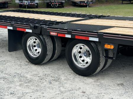 New 2027 Diamond C FMAX210 32FT Hydraulic Dovetail ( 20ftDeck+12ft Dove ) Hydraulic Jacks