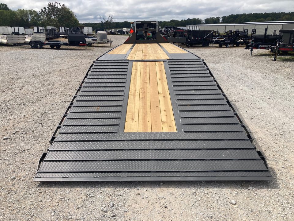 New 2027 MAXX-D 102X36 TANDEM 25.9K GN HYDROTAIL W/ STEEL RUNNERS, HYDROJACKS, DISC BRAKES, ALUM OUTERS & WIRELESS REMOTE Flatbed Trailer