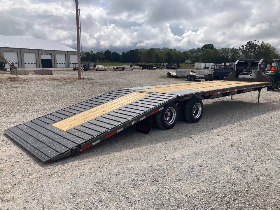New 2027 MAXX-D 102X36 TANDEM 25.9K GN HYDROTAIL W/ STEEL RUNNERS, HYDROJACKS, DISC BRAKES, ALUM OUTERS & WIRELESS REMOTE Flatbed Trailer