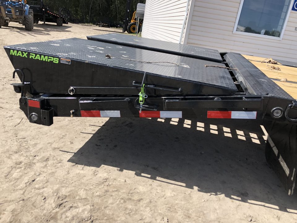 New 2027 Load Trail 32' 24K W/ MAX RAMPS Gooseneck Bodies