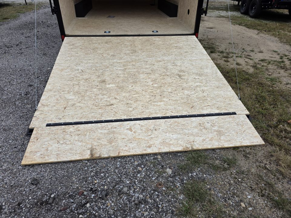 New 2027 Formula Trailers 8.5X20 10K GVWR 080 SCREWLESS EXTERIOR BLACKOUT 7' INSIDE ALUMINUM WHEELS UTV SXS CAR Cargo / Enclosed Trailer