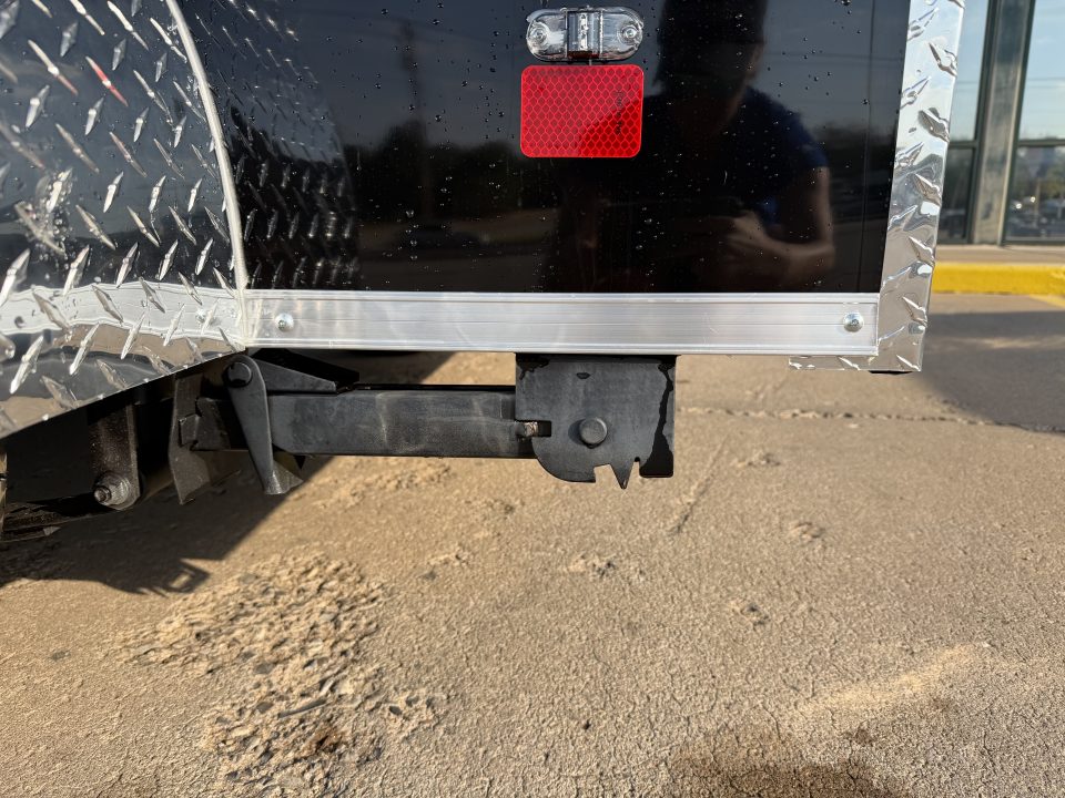 New #098118 2027 FOREST RIVER SA 5 X 8 SINGLE AXLE 3K ENCLOSED W/ REAR RAMP DOOR