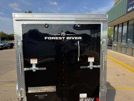 New #098118 2027 FOREST RIVER SA 5 X 8 SINGLE AXLE 3K ENCLOSED W/ REAR RAMP DOOR