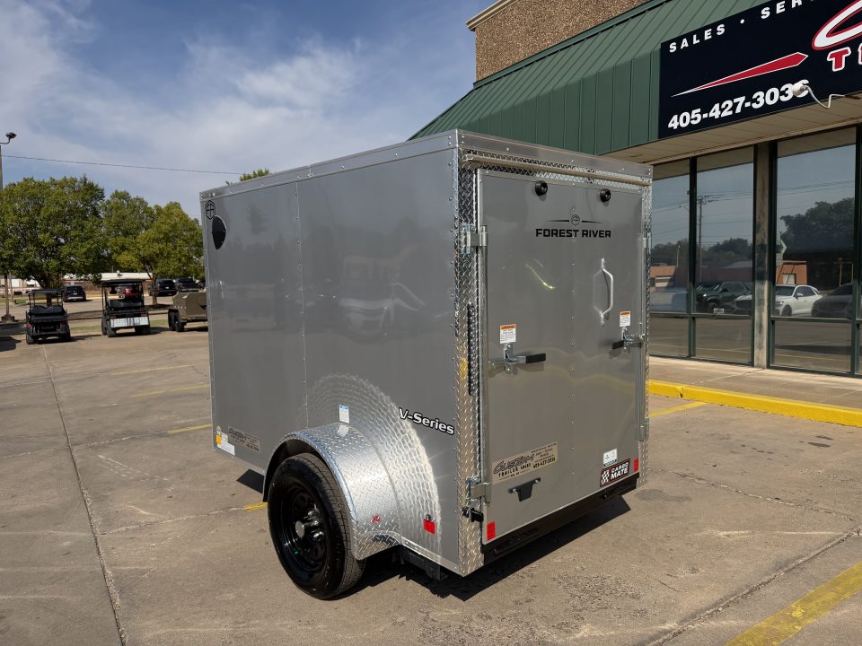 New #098123 2027 FOREST RIVER SA 5 X 8 SINGLE AXLE 3K ENCLOSED W/ REAR RAMP DOOR