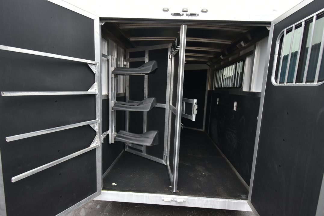 Used 2015 Shadow 7309 Horse Trailer