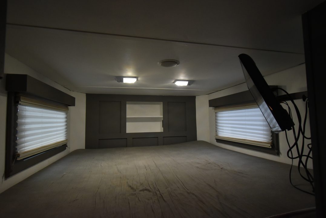 Used 2015 Shadow 7309 Horse Trailer