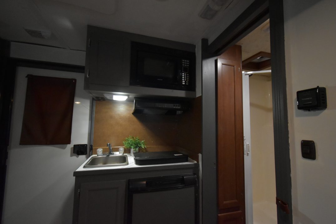 Used 2015 Shadow 7309 Horse Trailer