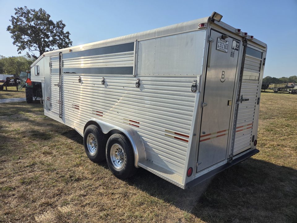 Used 1999 WW 6X20 TANDEM 14K ALUMINUM 4 HORSE SLANT W/LIVING