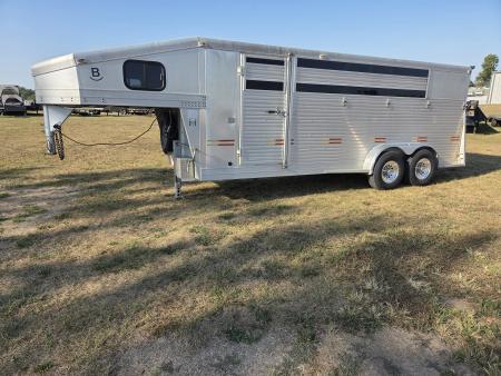 Used 1999 WW 6X20 TANDEM 14K ALUMINUM 4 HORSE SLANT W/LIVING