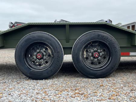 New 2027 MAXXD 102" X 28' 18K Gooseneck Power Tilt Trailer