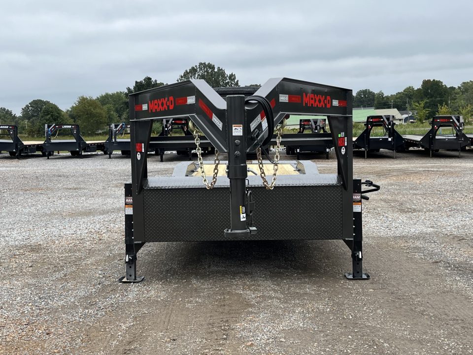 New 2027 MAXXD Gooseneck Trailer | 102" x 32' 18K GVWR