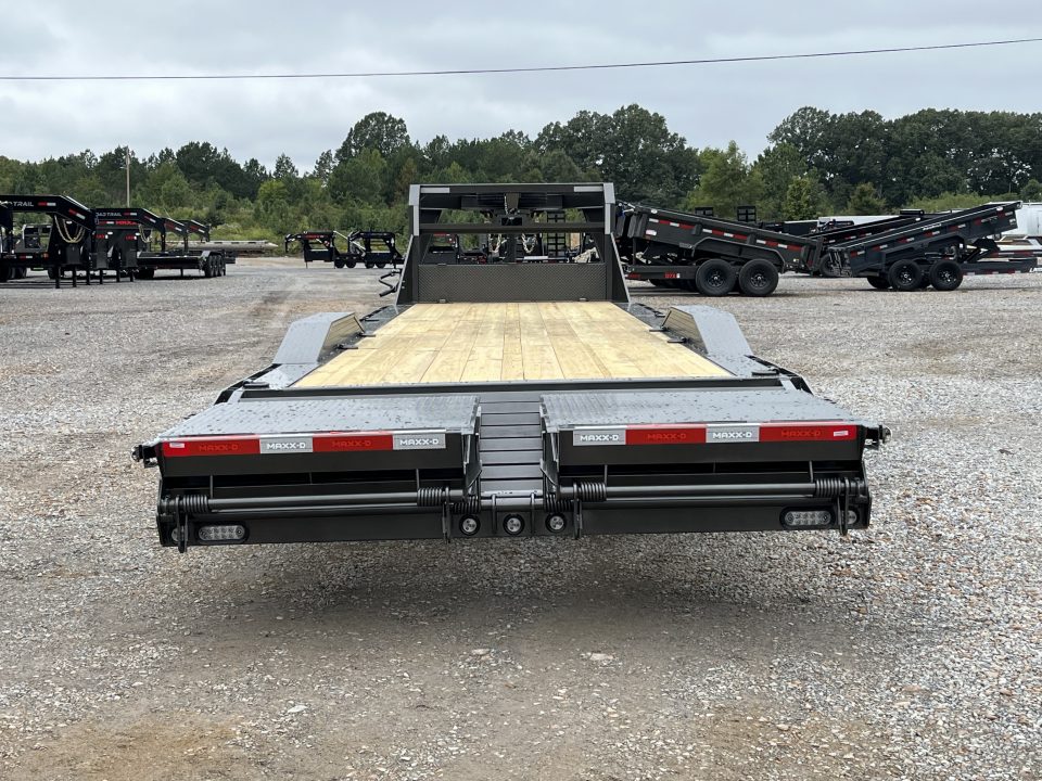 New 2027 MAXXD Gooseneck Trailer | 102" x 32' 18K GVWR