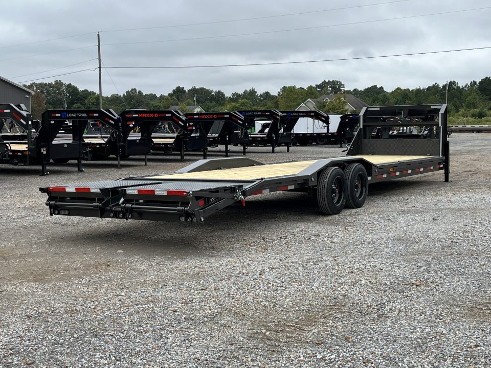 New 2027 MAXXD Gooseneck Trailer | 102" x 32' 18K GVWR