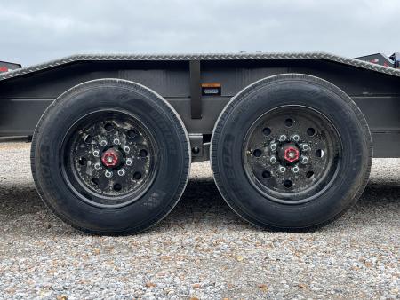 New 2027 MAXXD Gooseneck Trailer | 102" x 32' 18K GVWR