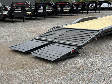 New 2027 MAXXD Gooseneck Trailer | 102" x 32' 18K GVWR