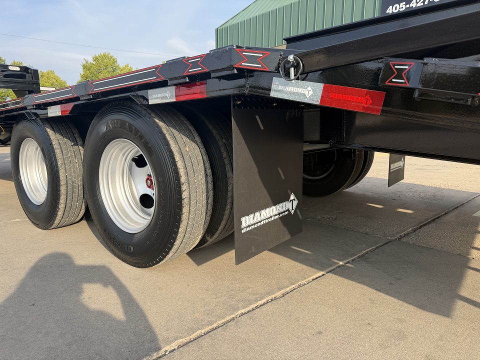 New #038874 2027 DIAMOND T DTF 25 X 102 DUAL TANDEM 20K GOOSENECK W/ MAXX RAMPS