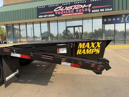 New #038874 2027 DIAMOND T DTF 25 X 102 DUAL TANDEM 20K GOOSENECK W/ MAXX RAMPS