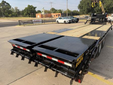New #038874 2027 DIAMOND T DTF 25 X 102 DUAL TANDEM 20K GOOSENECK W/ MAXX RAMPS