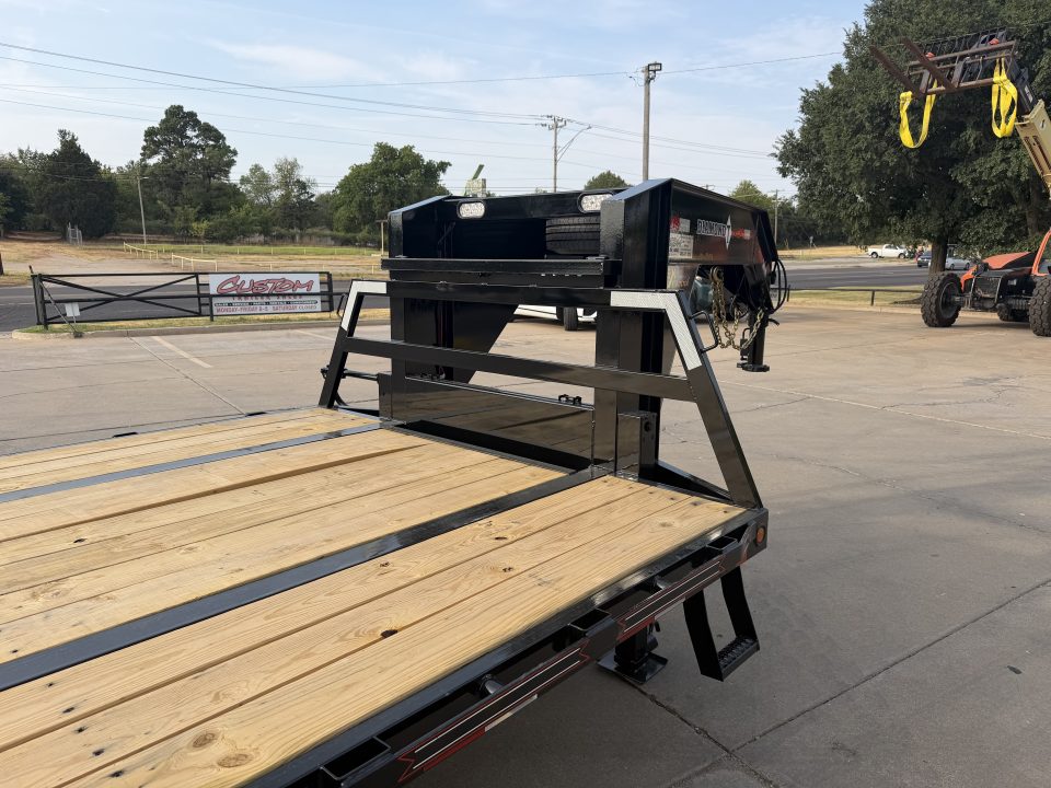 New #038681 2027 DIAMOND T DTF 32 X 102 DUAL TANDEM 20K FLATBED GOOSENECK W/ MAXX RAMPS