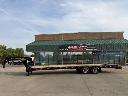 New #038681 2027 DIAMOND T DTF 32 X 102 DUAL TANDEM 20K FLATBED GOOSENECK W/ MAXX RAMPS