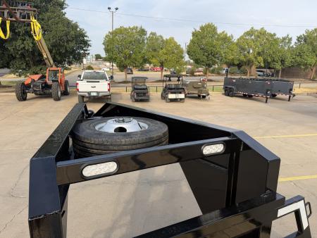 New #038681 2027 DIAMOND T DTF 32 X 102 DUAL TANDEM 20K FLATBED GOOSENECK W/ MAXX RAMPS