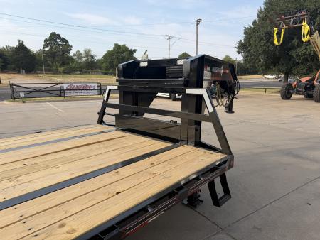 New #038681 2027 DIAMOND T DTF 32 X 102 DUAL TANDEM 20K FLATBED GOOSENECK W/ MAXX RAMPS