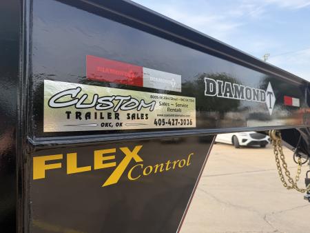 New #038681 2027 DIAMOND T DTF 32 X 102 DUAL TANDEM 20K FLATBED GOOSENECK W/ MAXX RAMPS