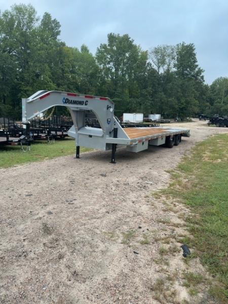 New 2027 Diamond C Trailers FMAX212MR32X102 Deckover Trailer
