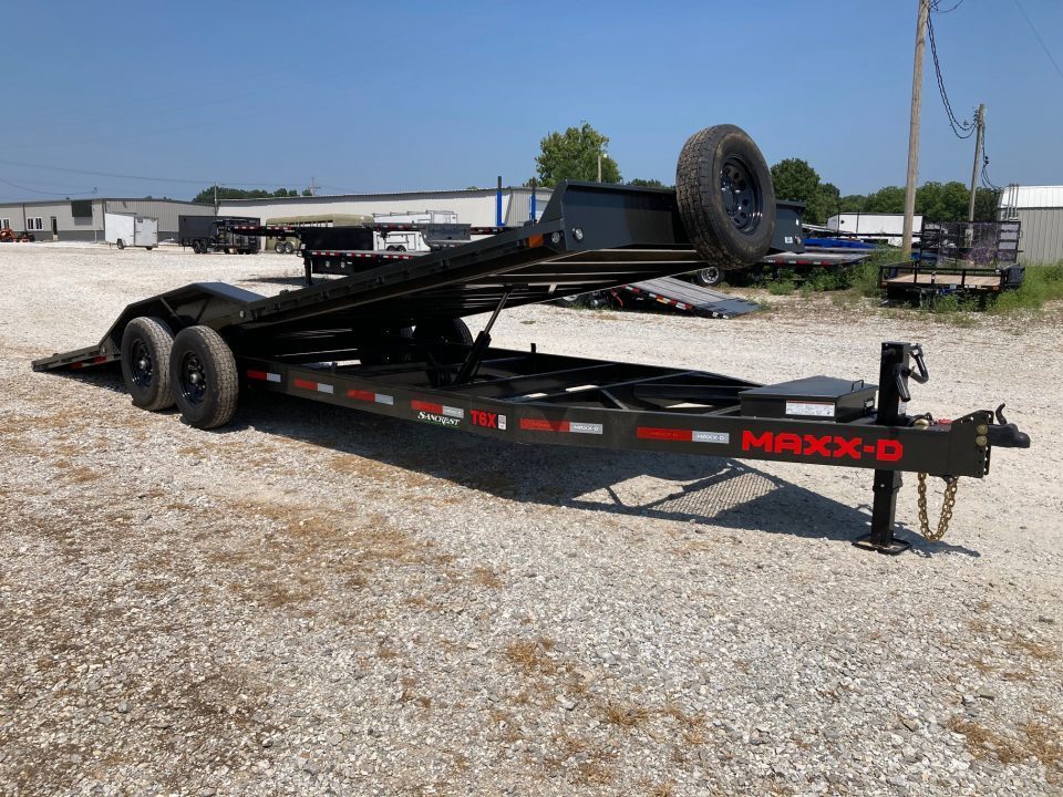 New 2027 MAXX-D 102X24 TANDEM 14K FULL TILT W/ DRIVE OVER FENDERS, SPARE, WINCH PLATE & WIRELESS REMOTE Tilt Trailer