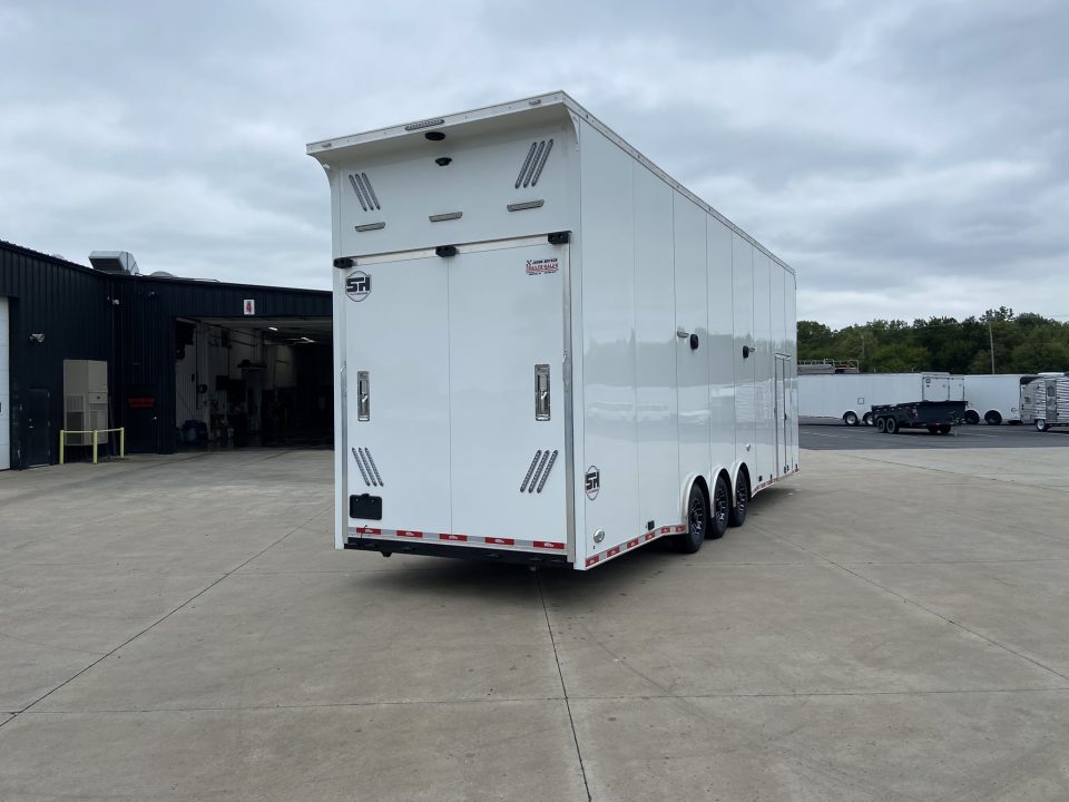 New United Trailers USH-8.5X32 Stacker