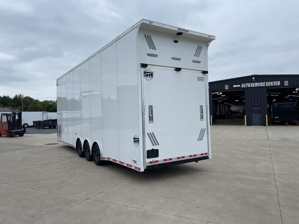 New United Trailers USH-8.5X32 Stacker