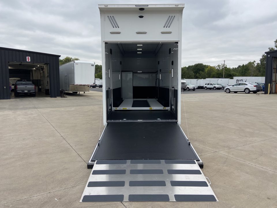 New United Trailers USH-8.5X32 Stacker