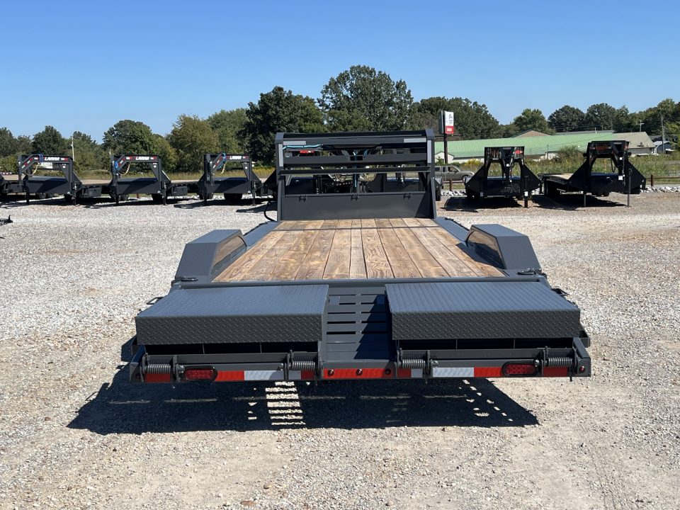 New 2027 Lamar 102" x 26' 14K GVWR Gooseneck Trailer
