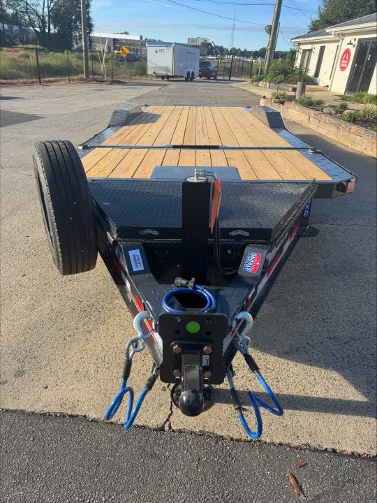New 2027 Diamond C 8.5x22 Equipment, 18' Tilt, Drive-Over Fenders HXD210