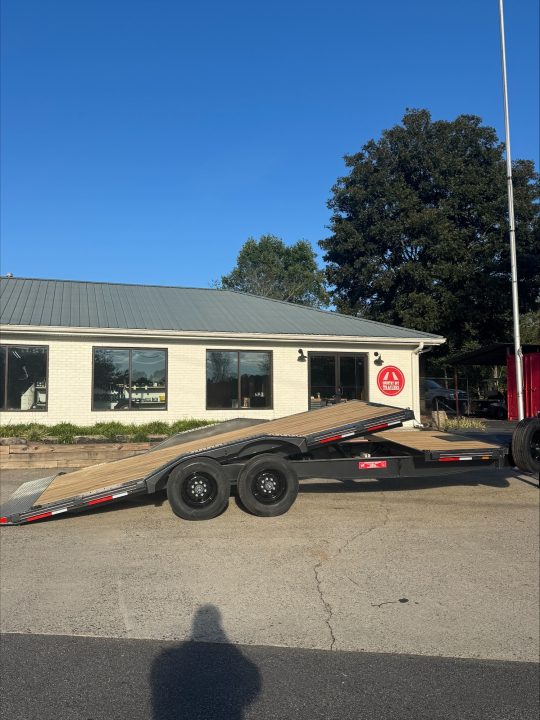 New 2027 Diamond C 8.5x22 Equipment, 18' Tilt, Drive-Over Fenders HXD210