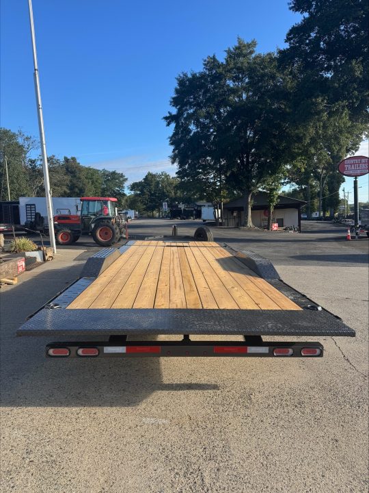 New 2027 Diamond C 8.5x22 Equipment, 18' Tilt, Drive-Over Fenders HXD210