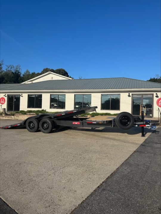New 2027 Diamond C 8.5x22 Equipment, 18' Tilt, Drive-Over Fenders HXD210