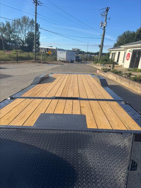 New 2027 Diamond C 8.5x22 Equipment, 18' Tilt, Drive-Over Fenders HXD210