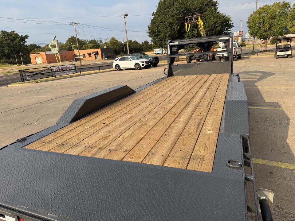 New #158958 2027 LAMAR H6 22 X 102 TANDEM AXLE 14K EQUIPMENT GOOSENECK W/ SLIDE IN RAMPS