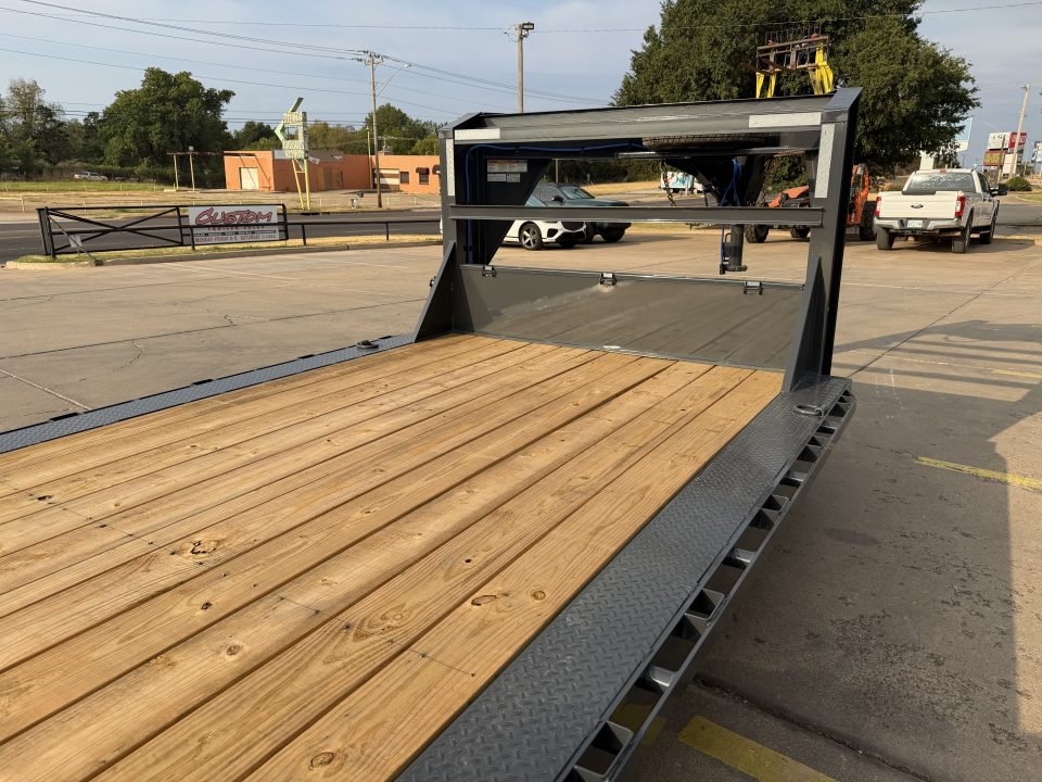 New #158958 2027 LAMAR H6 22 X 102 TANDEM AXLE 14K EQUIPMENT GOOSENECK W/ SLIDE IN RAMPS