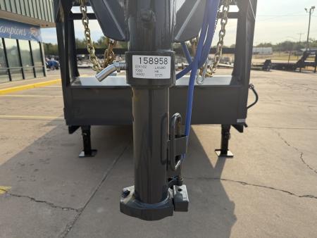 New #158958 2027 LAMAR H6 22 X 102 TANDEM AXLE 14K EQUIPMENT GOOSENECK W/ SLIDE IN RAMPS