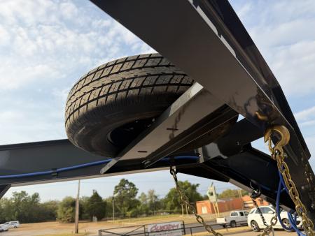 New #158958 2027 LAMAR H6 22 X 102 TANDEM AXLE 14K EQUIPMENT GOOSENECK W/ SLIDE IN RAMPS