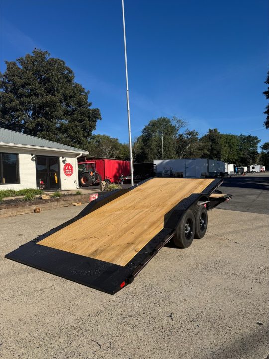 New 2027 Diamond C 8.5x22 Equipment, 18' Tilt, Drive-Over Fenders HXD210