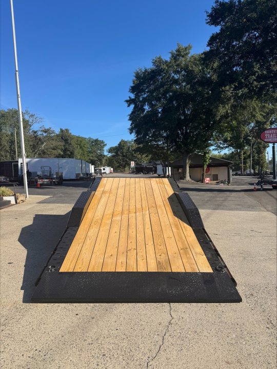 New 2027 Diamond C 8.5x22 Equipment, 18' Tilt, Drive-Over Fenders HXD210