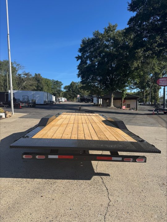 New 2027 Diamond C 8.5x22 Equipment, 18' Tilt, Drive-Over Fenders HXD210