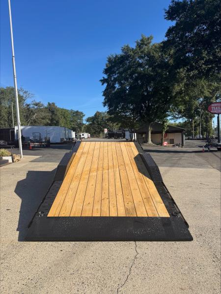 New 2027 Diamond C 8.5x22 Equipment, 18' Tilt, Drive-Over Fenders HXD210