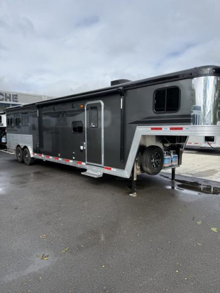 New 2027 Bison Trailers SV8313BS- SLIDE Horse Trailer
