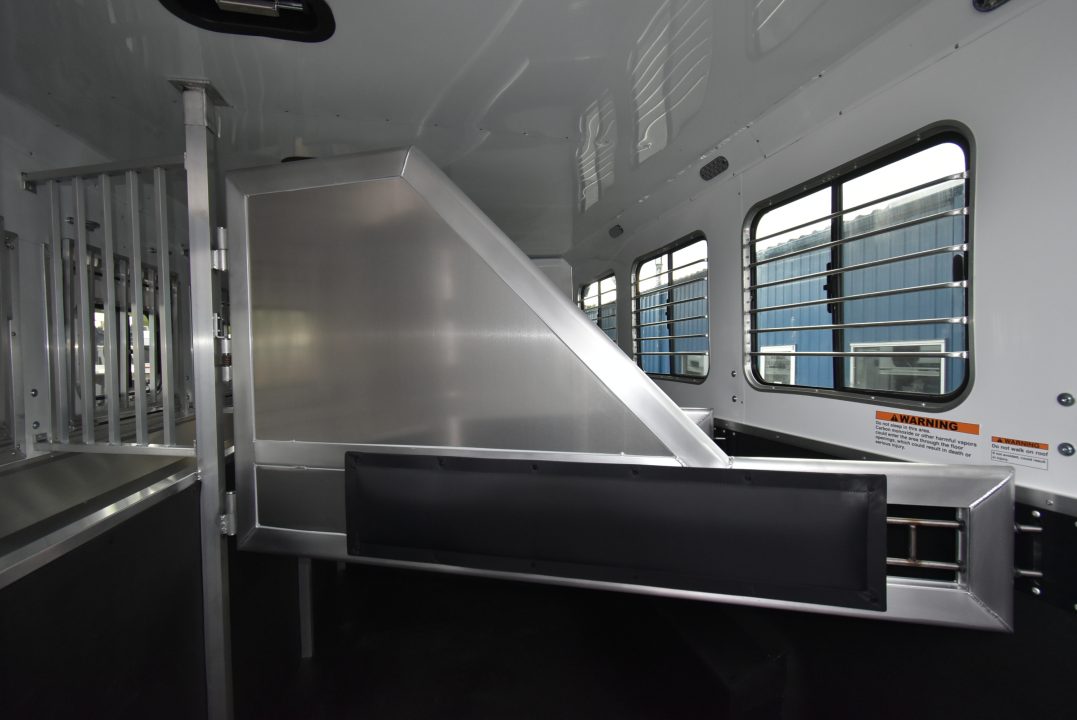 New 2027 Lakota Legacy 8415SR Horse Trailer