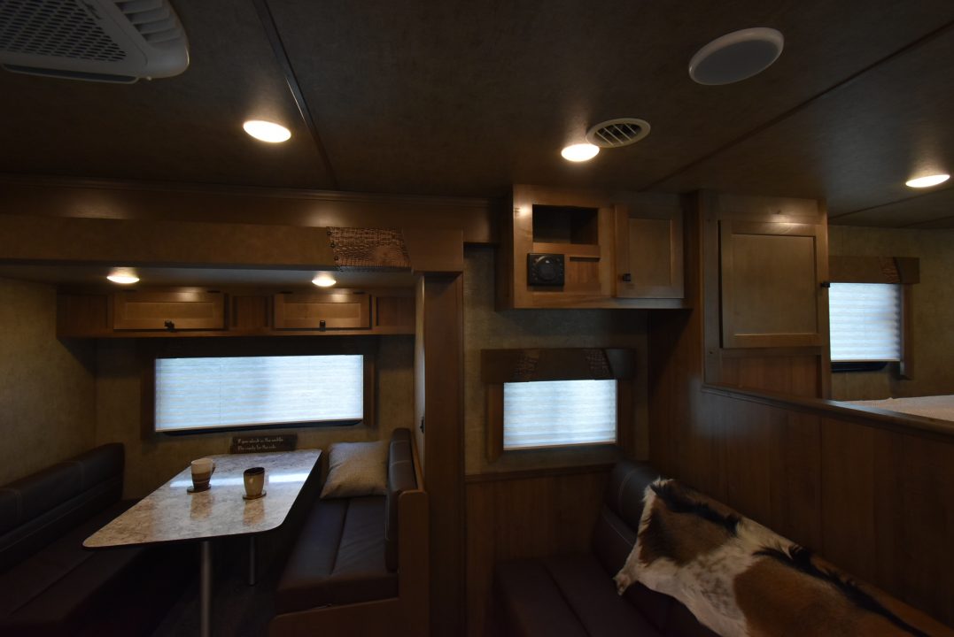 New 2027 Lakota Legacy 8415SR Horse Trailer